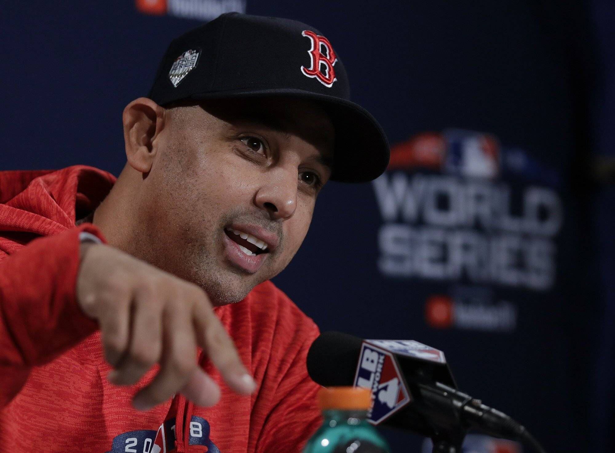 Alex Cora: Orgullo de Serie Mundial para Puerto Rico y Medias