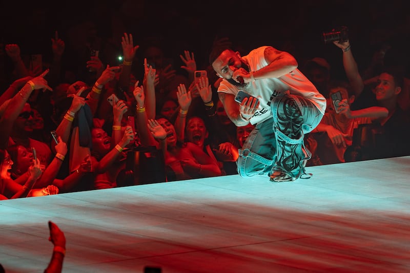 Eladio Carrión en el Coliseo de Puerto Rico.