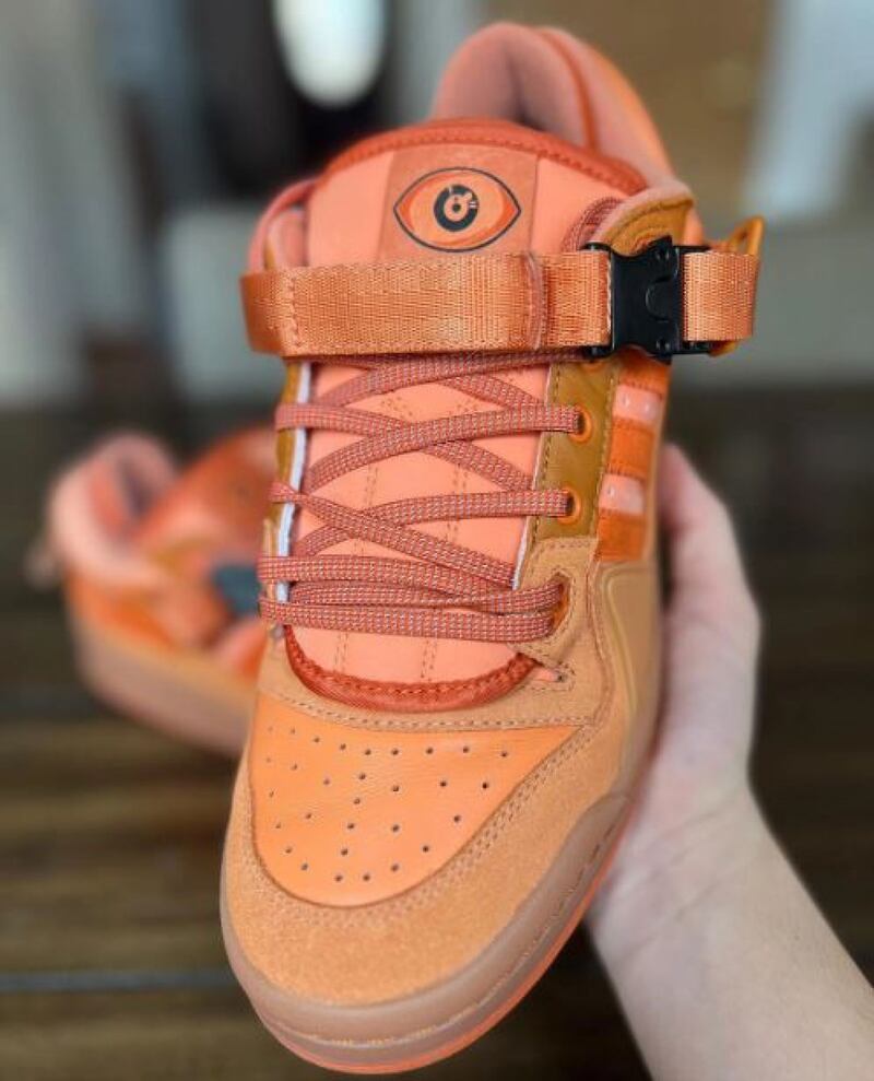 Adidas Forum Buckle Low Orange de Bad Bunny