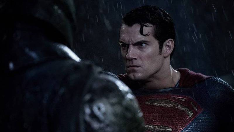 Batman v Superman: la taquilla cae un 68% – El Calce